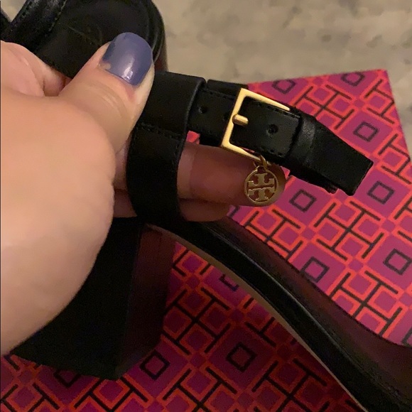 Tory Burch sandal - Picture 4 of 5